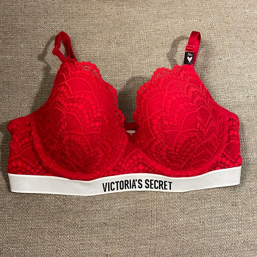 NEW Victoria’s Secret Lace Bra